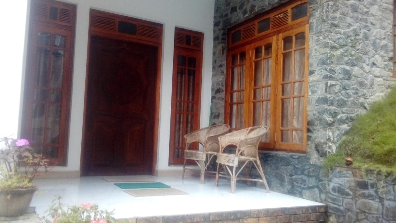 Daban Homestay Ella Esterno foto